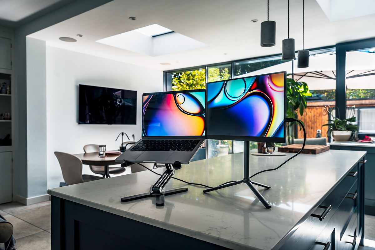 Ekran Pro and laptop dual-screen setup on a kitchen counter